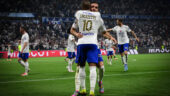 Rayan Cherki et Alexandre Lacazette lors d'OL - Angers