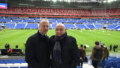 Bernard Lacombe avec son ancien coéquipier et ami Fleury Di Nallo au Parc OL