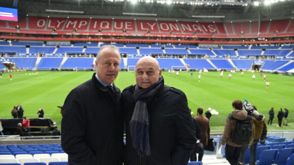 Bernard Lacombe avec son ancien coéquipier et ami Fleury Di Nallo au Parc OL