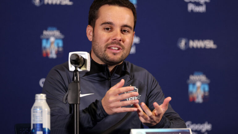 Jonatan Giraldez ancien coach du Washington Spirit aujourd'hui à l'OL Lyonnes
