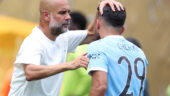 Pep Guardiola et Rayan Cherki lors de Manchester City - Wydad AC