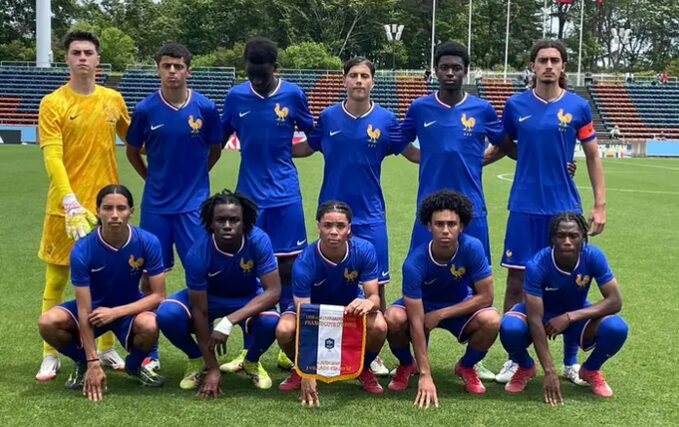 Kylian Negri et Kenan Doganay avec l'équipe de France U16
