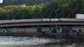 Des banderoles contre John Textor à Lyon