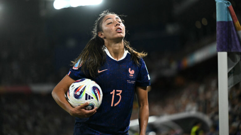 Selma Bacha (France), dépitée