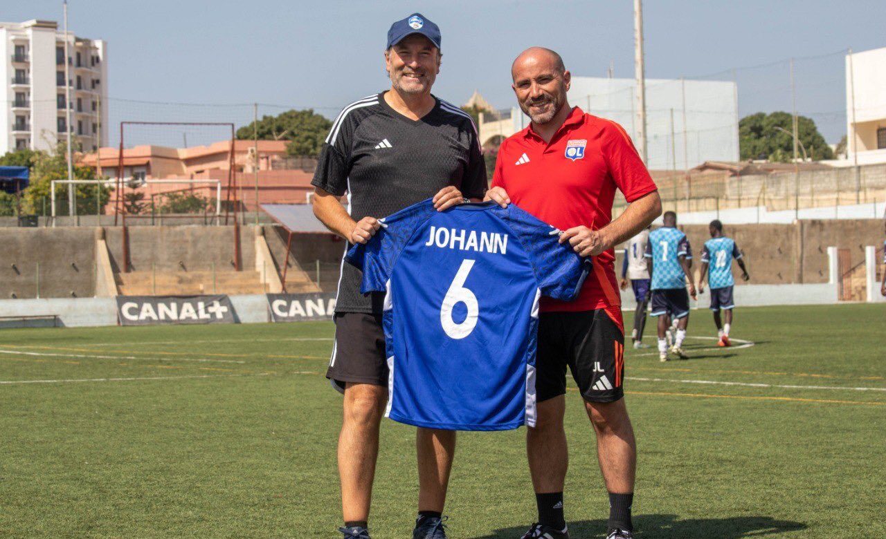 Philippe Eullafroy (à gauche) avec Johann Louvel, directeur de l'OL Académie, lors d'une venue au Dakar-Sacré Coeur