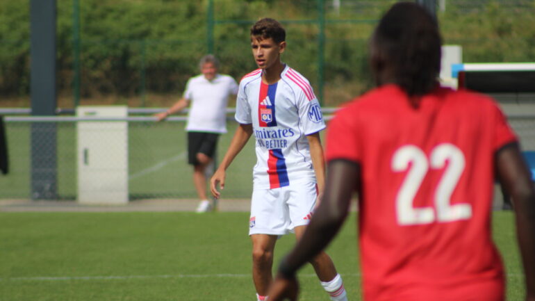 Khalis Merah lors d'OL - RWDM Brussels