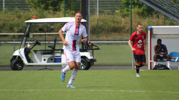 Nemanja Matic lors d'OL - RWDM Brussels