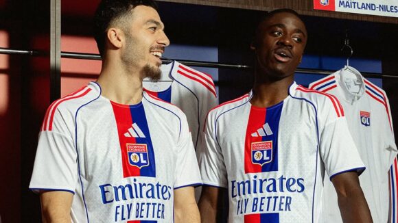 Le maillot domicile de l'OL en 2025-2026