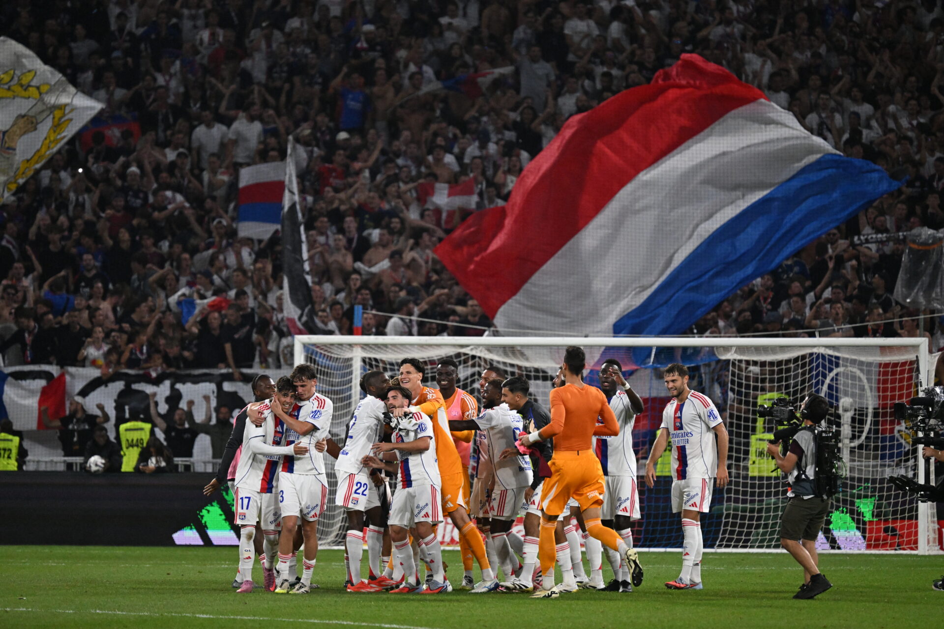 Les joueurs de l'OL après la victoire face à l'OM