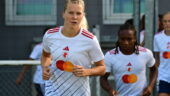 Ada Hegerberg à l'échauffement avant Saint-Etienne - OL Lyonnes
