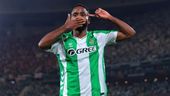 Cédric Bakambu, joueur du Real Betis