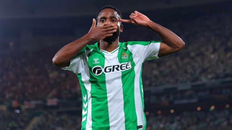 Cédric Bakambu, joueur du Real Betis