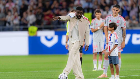 Samuel Umtiti a donné le coup d'envoi fictif d'OL - Angers