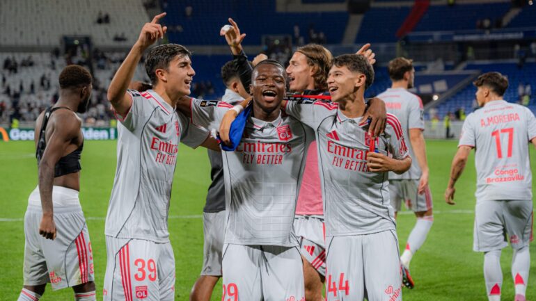 De Carvalho, Molebe et Merah lors d'OL - Angers