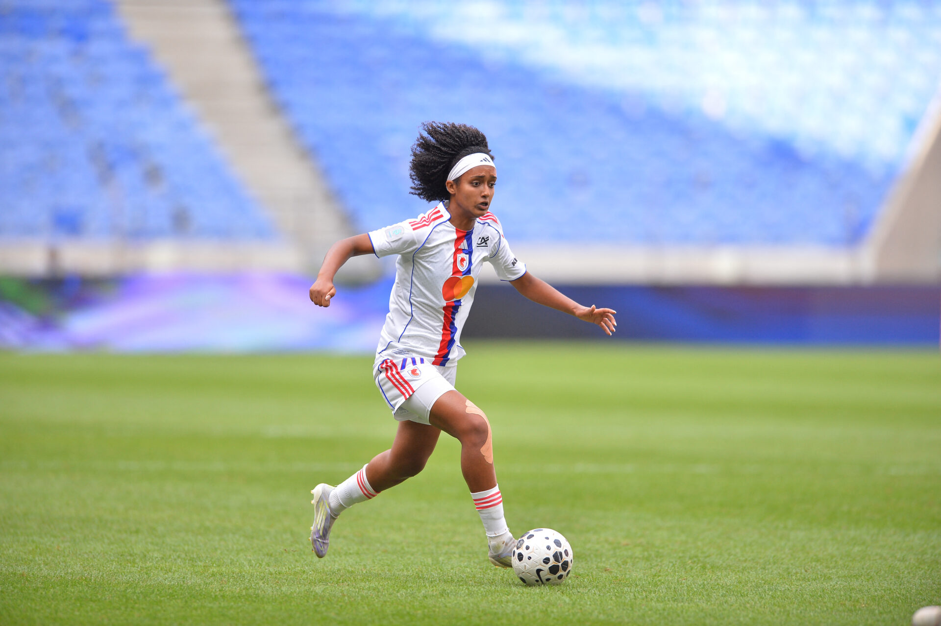 
		Commentaires sur Sans briller, l’OL Lyonnes fait le minimum contre Lens (1-0) par chignol		