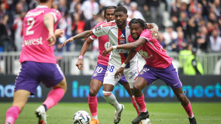 Ainsley Maitland-Niles lors d'OL - Toulouse
