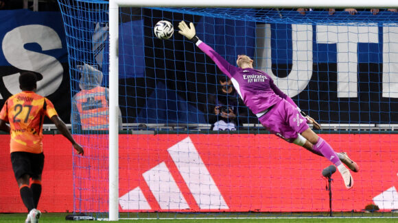 Dominik Greif concède le 3e but de l'OL contre le Paris FC