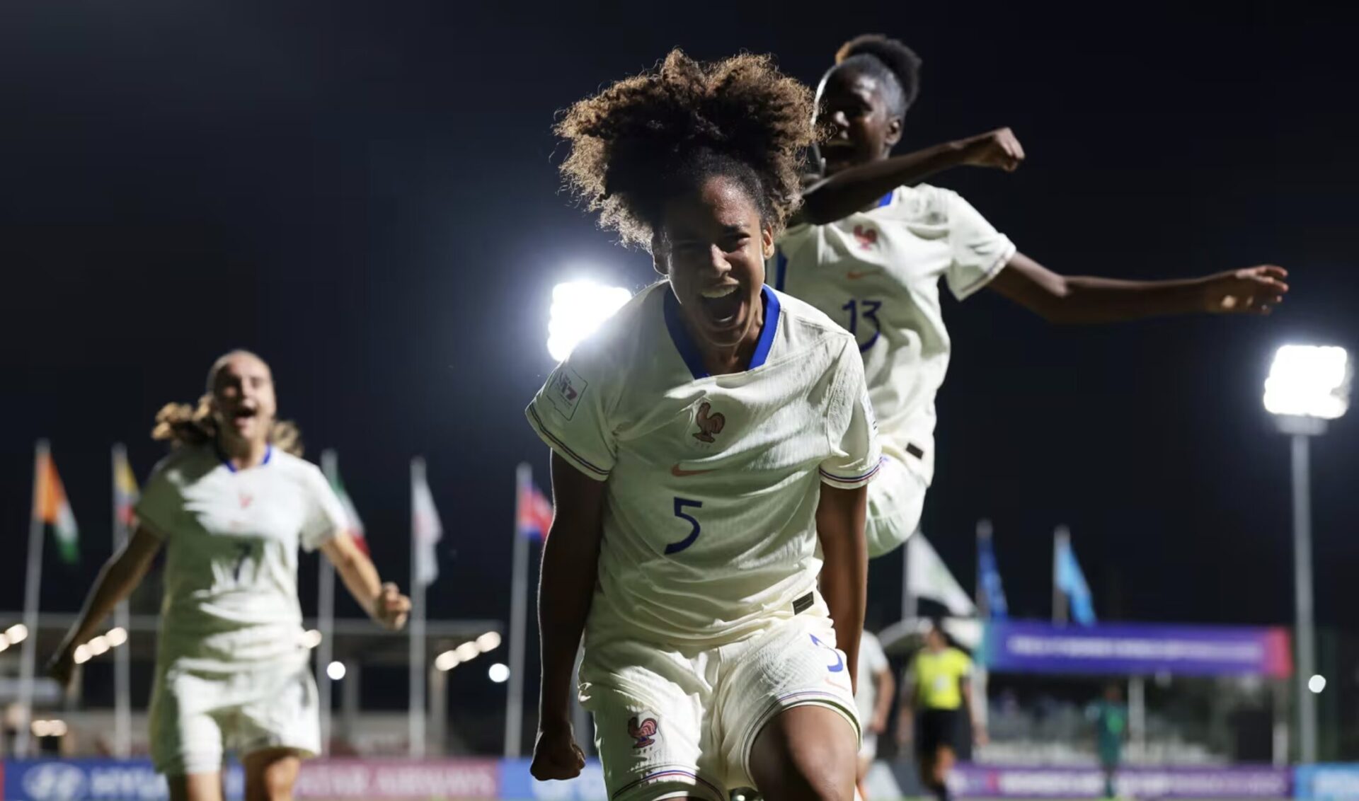 OL Lyonnes : Maïssa Fathallah et deux coéquipières avec la France U19