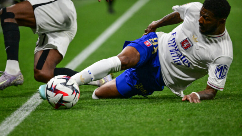 Ainsley Maitland-Niles lors d'OL - Angers