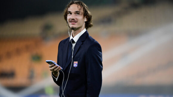 Téo Barisic avant Real Betis -OL