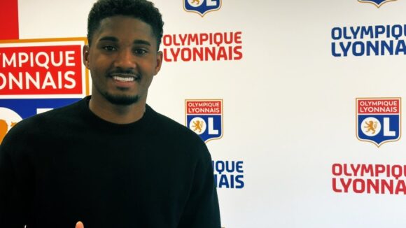 Abner, latéral gauche de l'OL