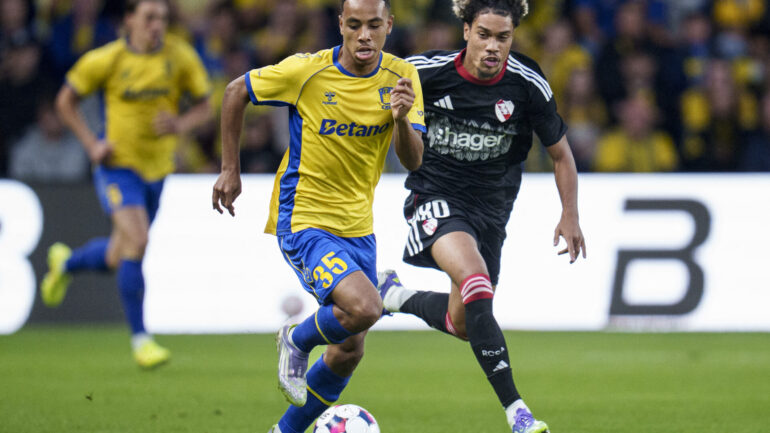 Noah Nartey lors de Brondby - Strasbourg en Conference League