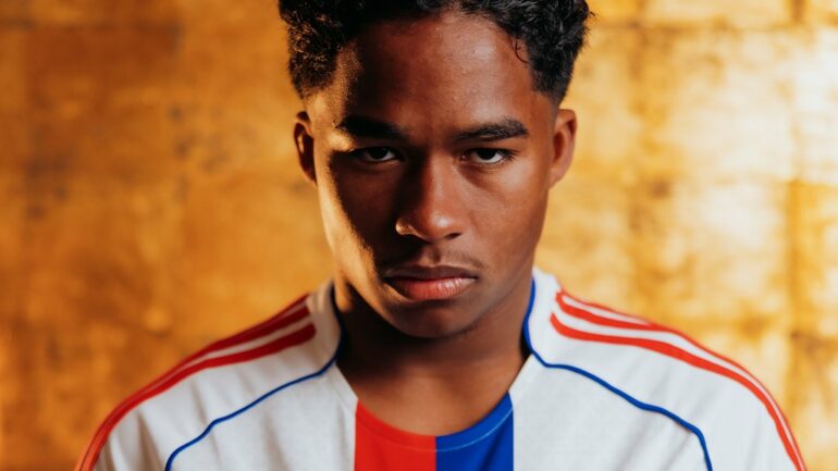 Endrick sous le maillot de l'OL (@OL)