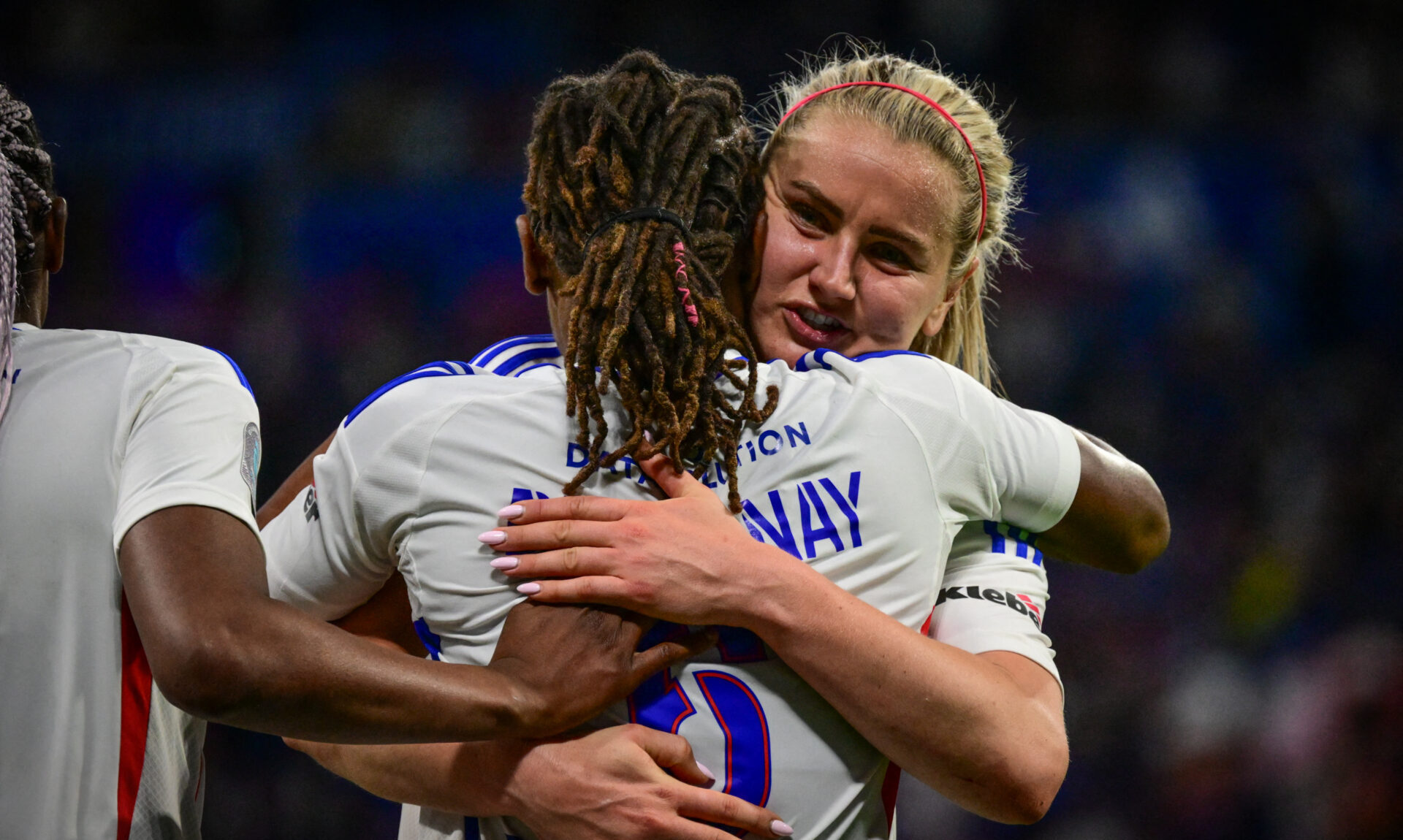 
		Commentaires sur Lindsey Heaps (OL Lyonnes) : "Je quitte une famille, je quitte mon club" par Hannibal LectOL		