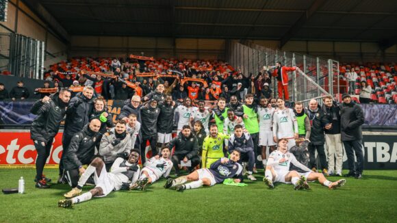 La joie des joueurs de Laval après la qualification en Coupe de France