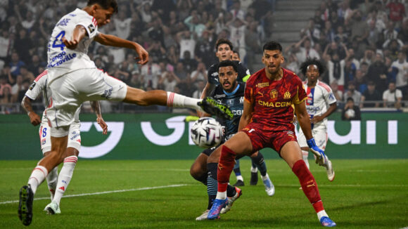 Khalis Merah (OL) face à Geronimo Rulli (OM)