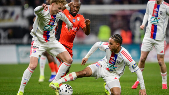 Adam Karabec et Noah Nartey lors d'OL - Lille