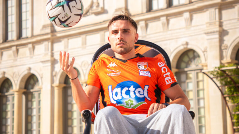 Mattéo Commaret, défenseur de Laval passé par l'OL