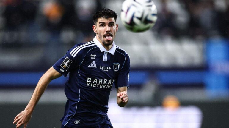 Thibault De Smet, défenseur du Paris FC