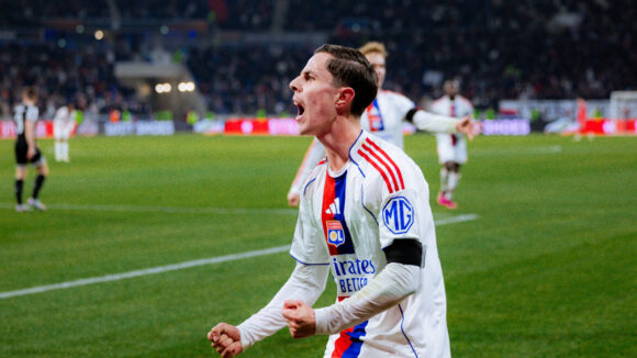 Rémi Himbert après son but lors d'OL - PAOK