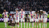 Les joueurs de l'OL lors de la séance des tirs au but contre le RC Lens