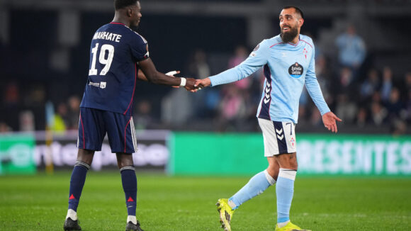 Moussa Niakhaté (OL) face à Borja Iglesias (Celta)