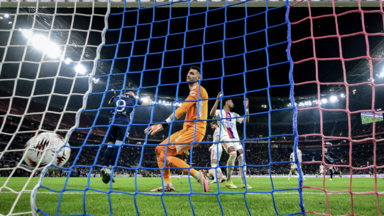 La détresse de Dominik Greif (OL) sur l'ouverture du score du Celta