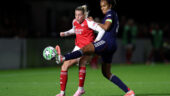 Wendie Renard face à Alessia Russo lors d'Arsenal - OL Lyonnes
