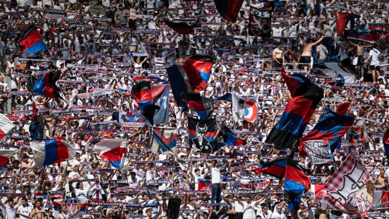 Les supporters de l'OL contre Auxerre
