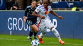 Maelle Garbino (Paris FC) face à Melchie Dumornay (OL Lyonnes)