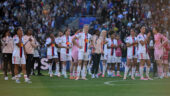 La déception des joueuses d'OL Lyonnes contre le FC Barcelone