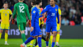 Rayan Cherki et Bradley Barcola avec l'équipe de France