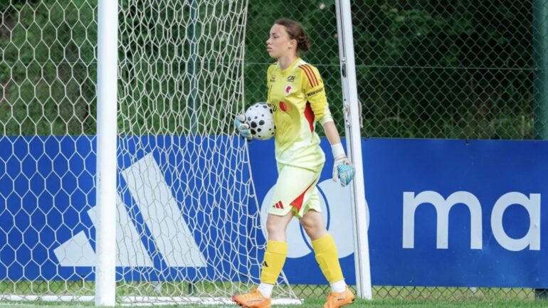 Lou Marchal, gardienne d'OL Lyonnes