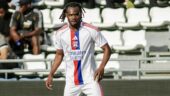 Prince Mbatshi, défenseur de la réserve de l'OL
