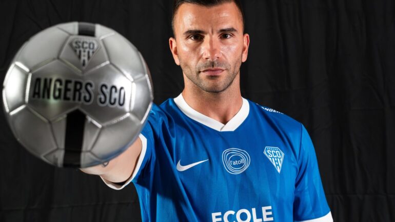 Anthony Lopes signe à Angers, après l'OL et le FC Nantes