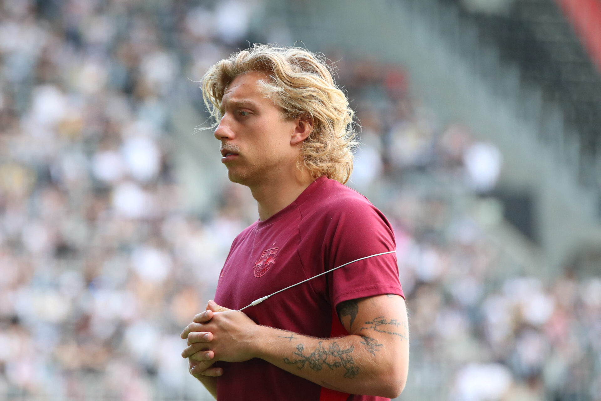 OL - Servette FC : Descamps dans le but, un milieu Morton - Bidstrup - Tolisso