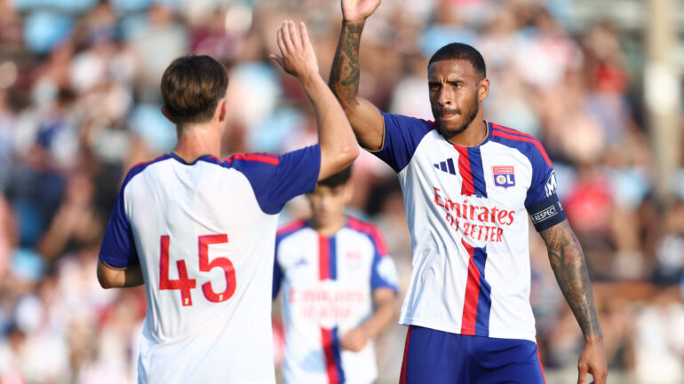 Corentin Tolisso avec Rémi Himbert lors d'OL - Servette FC