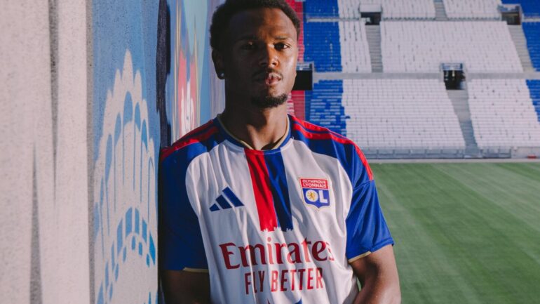 Loïs Openda, nouvel attaquant de l'OL