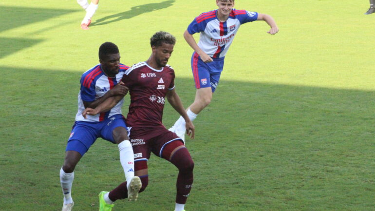 Clinton Mata et Tyler Morton face à Ayé lors d'OL - FC Servette