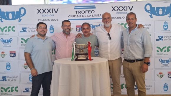 Le trophée du Trofeo Ciudad de la Línea
